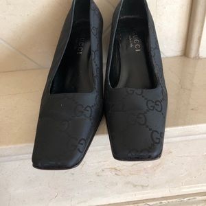 Gucci Black satin pumps